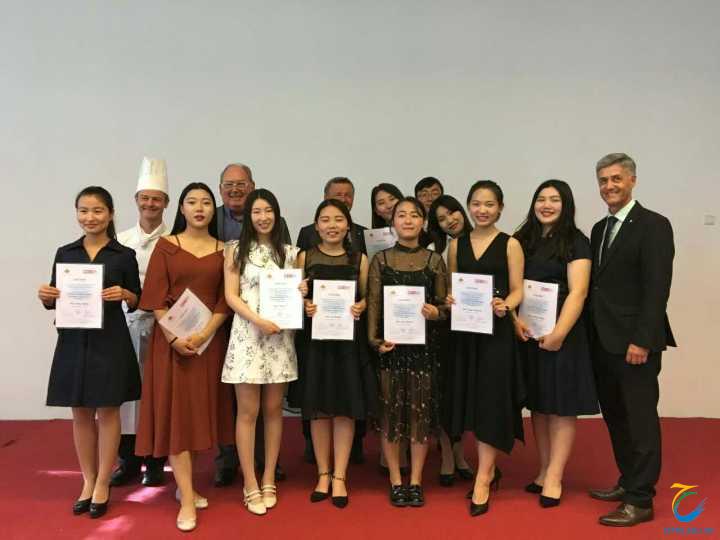 太阳成tyc7111cc学生获奥地利学习证书